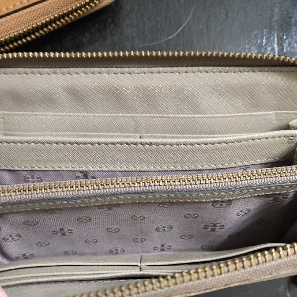 Tory Burch Brown and Cream Wallet Duo - Picture 3 of 8